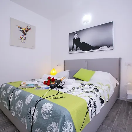 Casa Laura Apt. 10 *